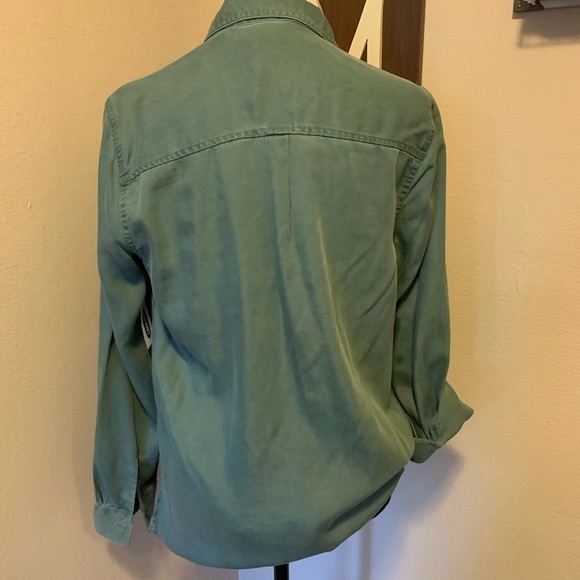 Old Navy Button down - Picture 5 of 7